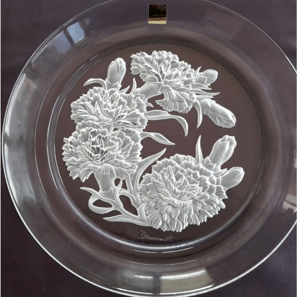 Crystal Flower of the Month Crystal Plate by Hoya Signed T Yamamoto - May